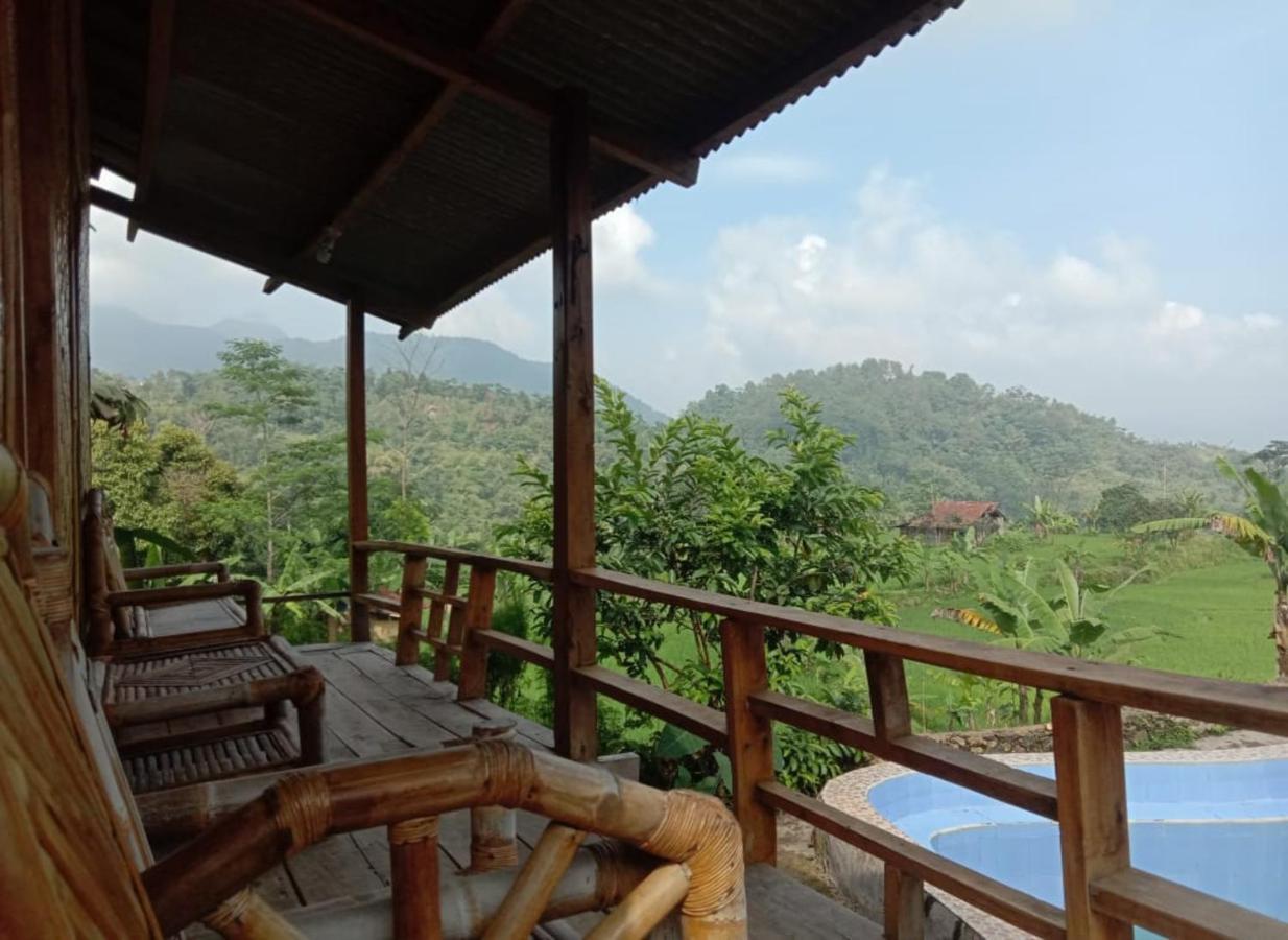 De Salak Homestay Bogor Eksteriør billede