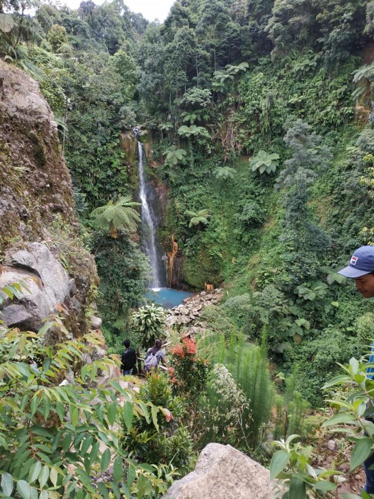 De Salak Homestay Bogor Eksteriør billede