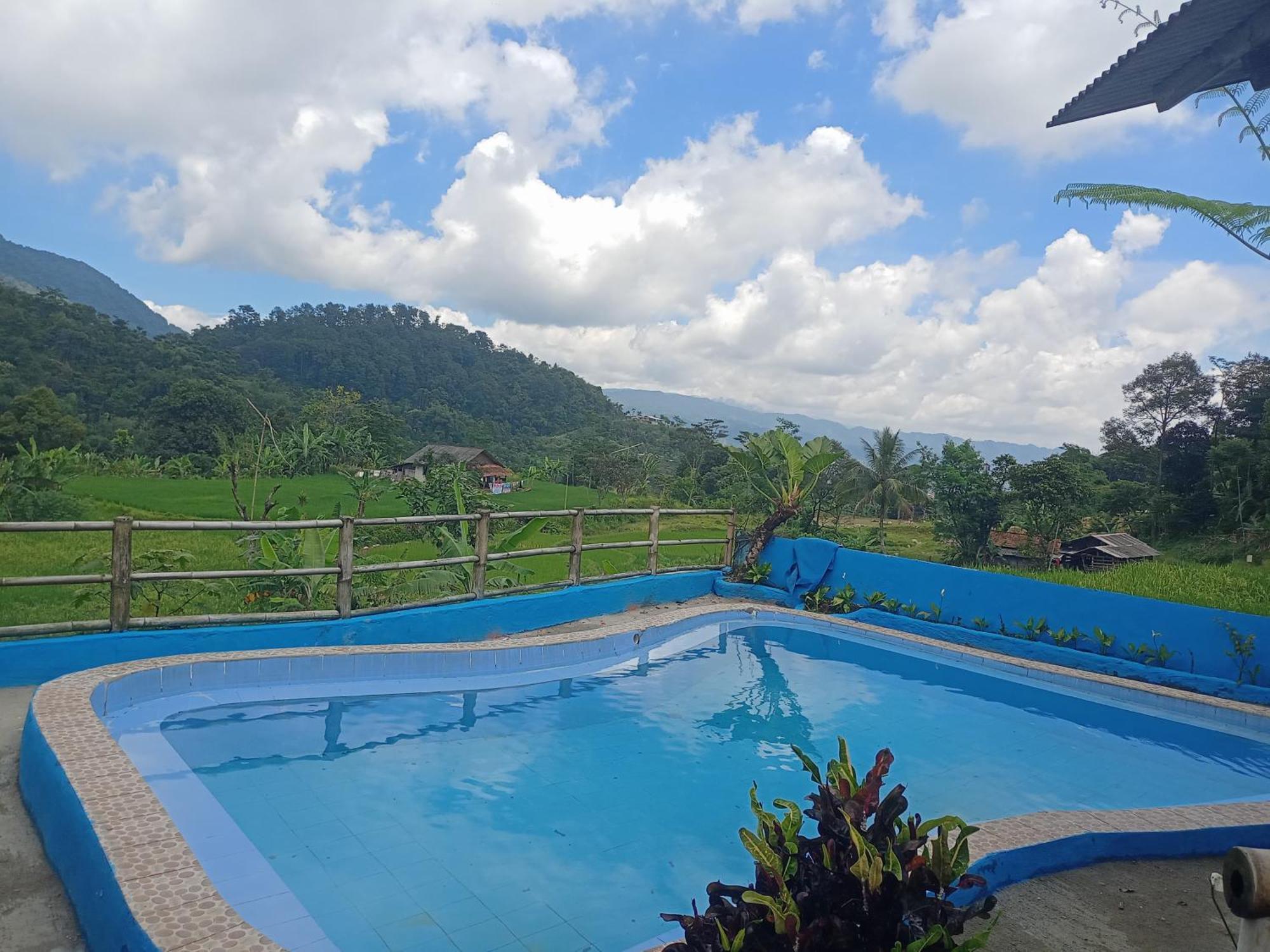 De Salak Homestay Bogor Eksteriør billede