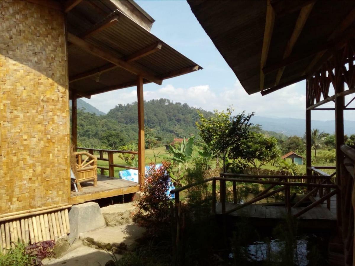 De Salak Homestay Bogor Eksteriør billede