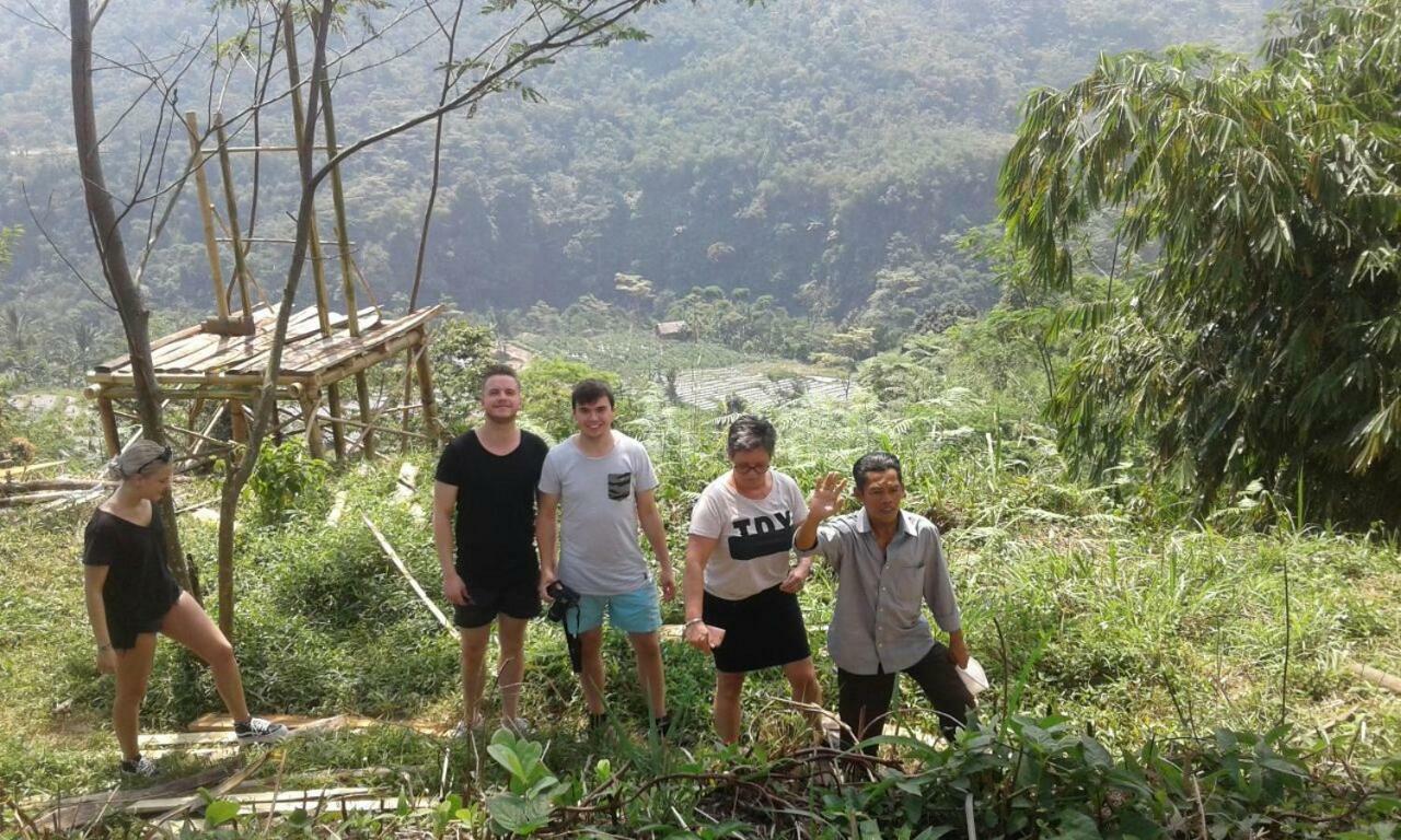 De Salak Homestay Bogor Eksteriør billede