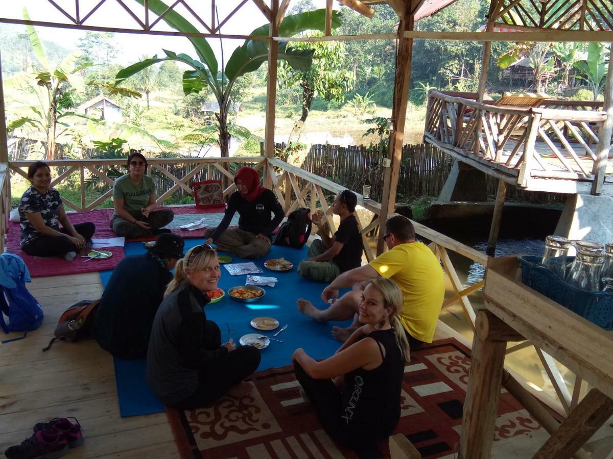 De Salak Homestay Bogor Eksteriør billede