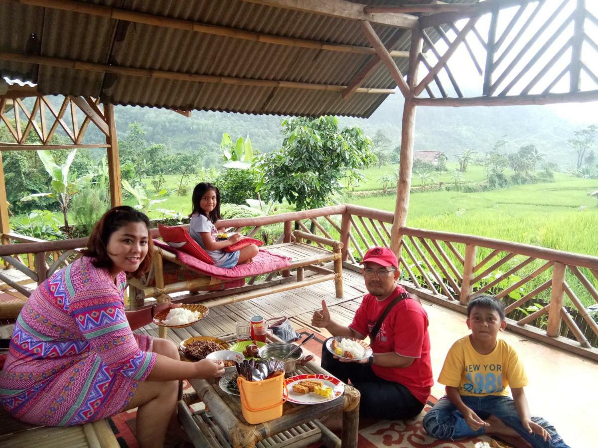 De Salak Homestay Bogor Eksteriør billede