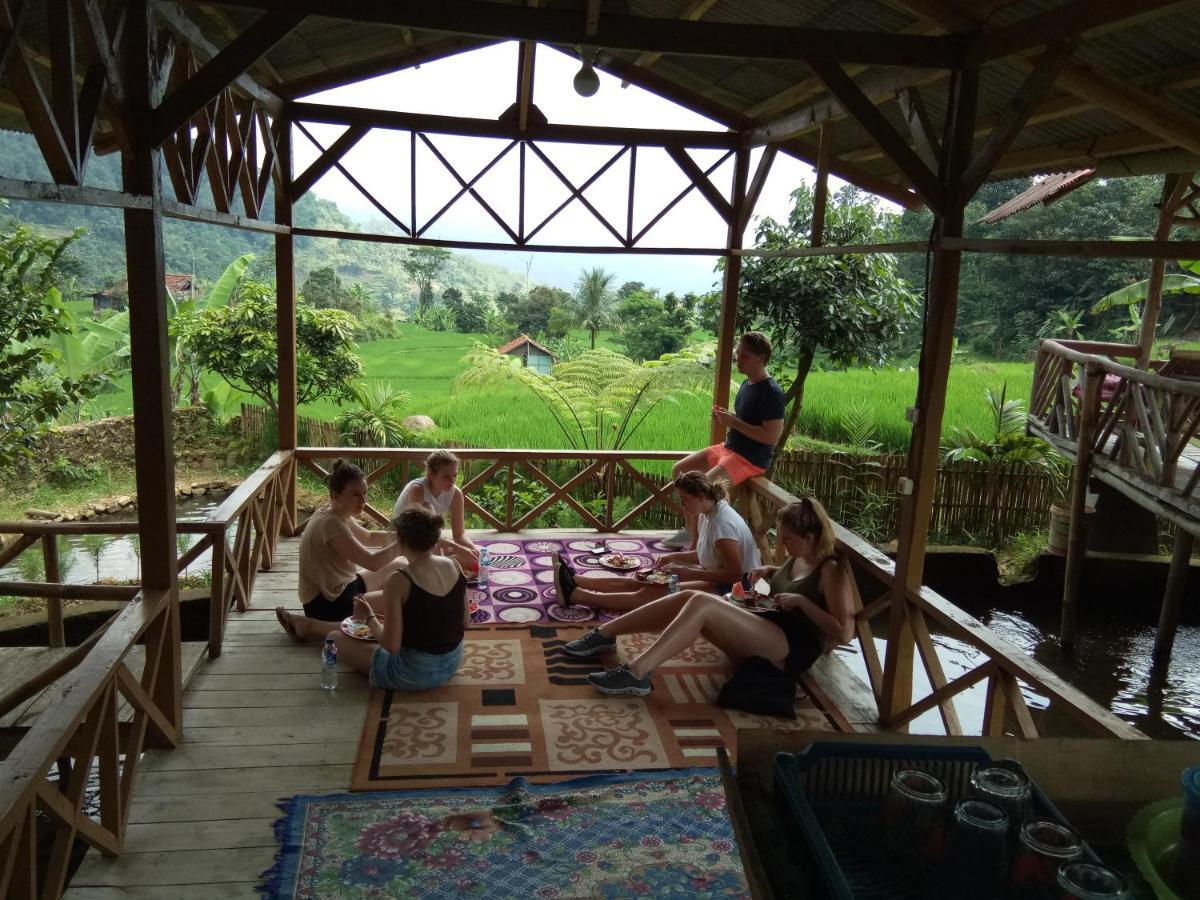 De Salak Homestay Bogor Eksteriør billede