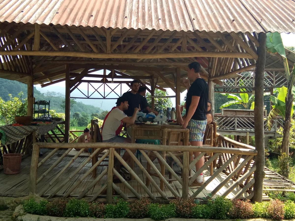 De Salak Homestay Bogor Eksteriør billede