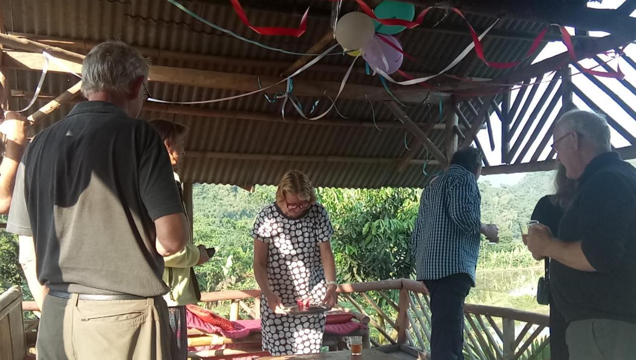 De Salak Homestay Bogor Eksteriør billede
