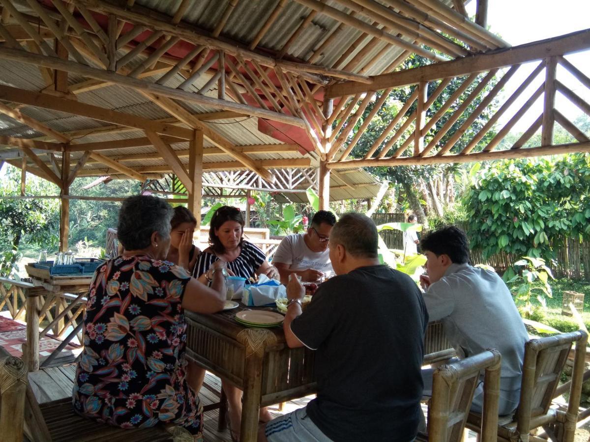De Salak Homestay Bogor Eksteriør billede
